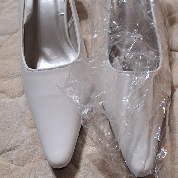 CLASSIQUE white pumps 8w - Picture 3 of 6